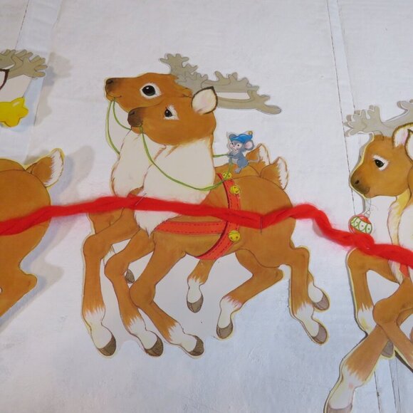 Santa & Reindeer with vintage yarn stapled to sleigh 1980s with sweet eyes - Picture 4 of 11